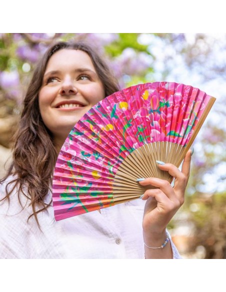 Rinfrescati con Stile: VENTAGLIO AUPEBINE il Tuo Accessorio Glam per l