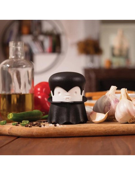 GRACULA: Il Trita Aglio dallo Stile Vampiresco 🦇🧄🧛🏻