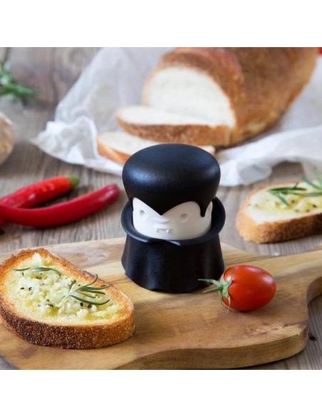 GRACULA: Il Trita Aglio dallo Stile Vampiresco 🦇🧄🧛🏻