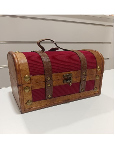 Baule in legno e tessuto rosso Goodwill in due misure