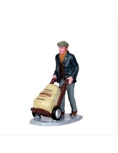 Market Worker 32118 Lemax โ Figurina Operatore di Mercato ๐ฅ๐งบ