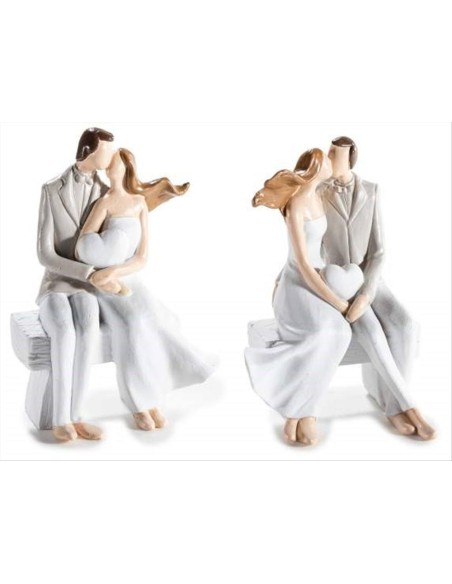 Coppia di Innamorati in Resina su Panchina